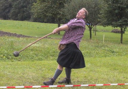 Alois bei Hammerwurf, Highlandgames 2001